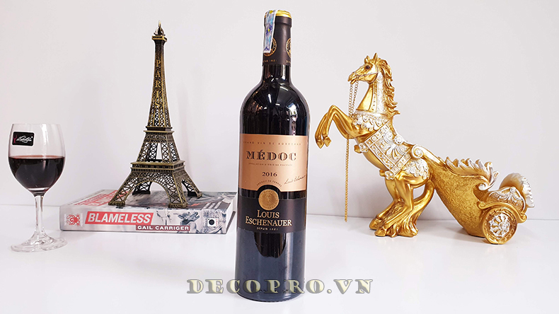 Kệ để rượu vang Pháp Medoc - Đồ trang trí kệ phòng khách sáng tạo, sang trọng, đẳng cấp