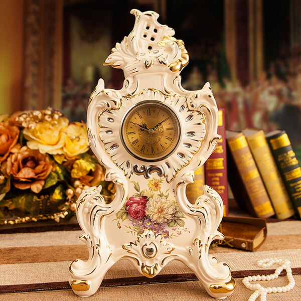 Đồng hồ để bàn gốm sứ vẽ vàng