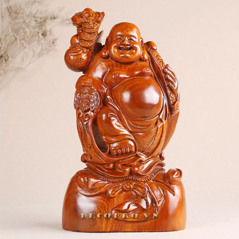 Tượng Phật Di Lặc gỗ hồng sắc mang gam màu nâu gỗ sang trọng
