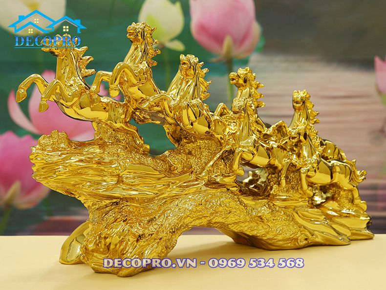 Quà tặng sếp phong thủy "tượng Bát Mã Hùng Phong mạ vàng" tại Shop quà tặng Decopro.vn