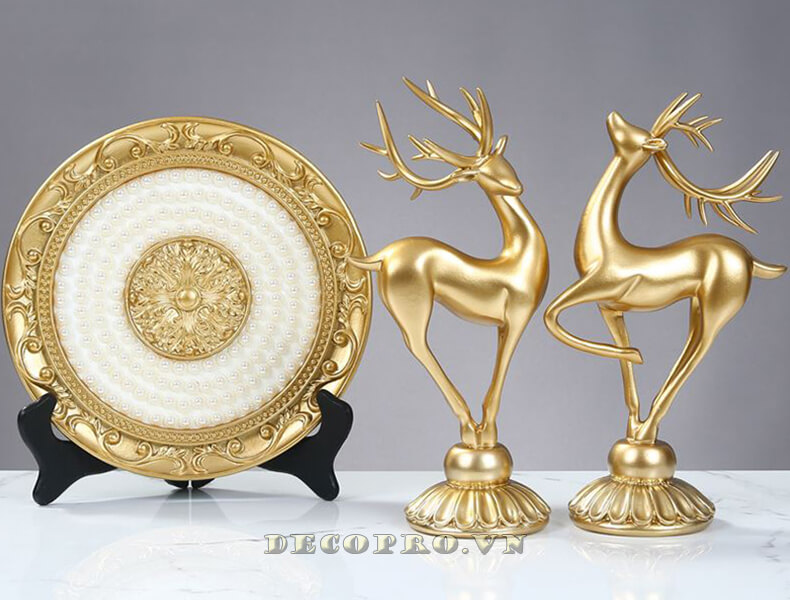 Set decor trang trí cặp hươu la và đĩa ngọc – quà tân gia nhà mới may mắn