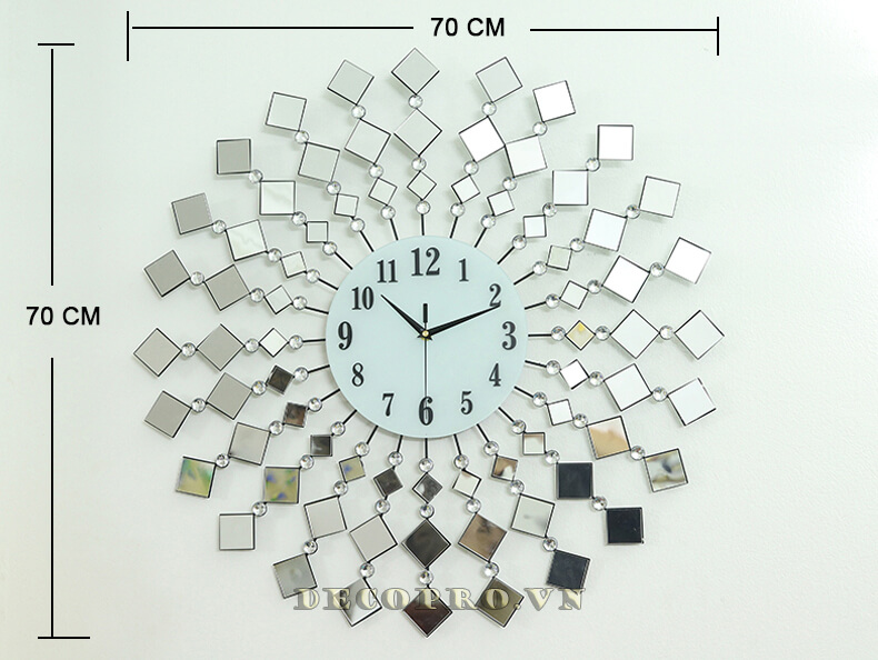 Đồng hồ hoa gương - Đồng hồ treo tường giá rẻ “ăn gian” diện tích phòng khách