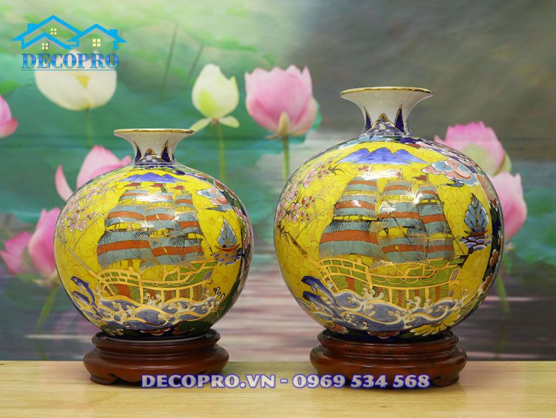 Bình Hút Lộc “Thuận Buồm Phú Quý” BG134-A1 vẽ vàng, rất hợp năng lượng Thổ với sếp nam làm ngành bất động sản