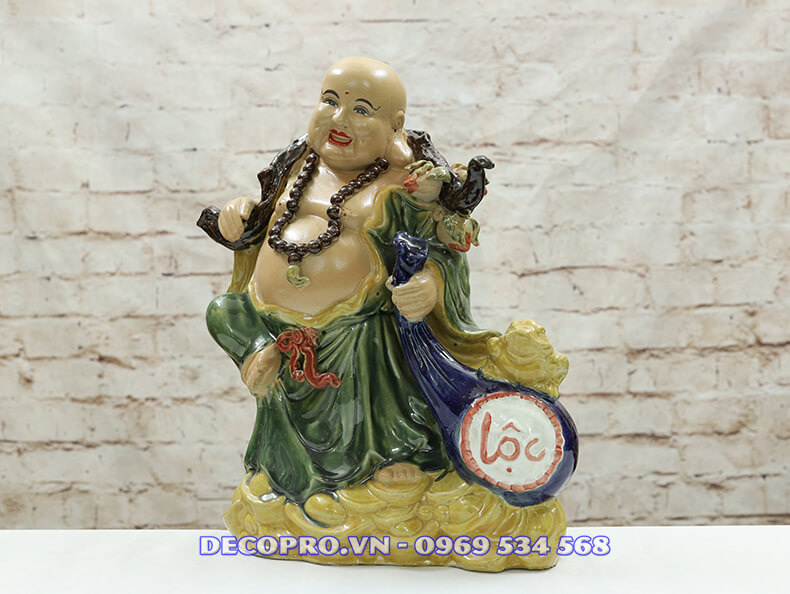 Tượng Phật Di Lặc mang sắc màu trầm tư nhã nhặn làm quà mừng khai trương ý nghĩa phát tài phát lộc