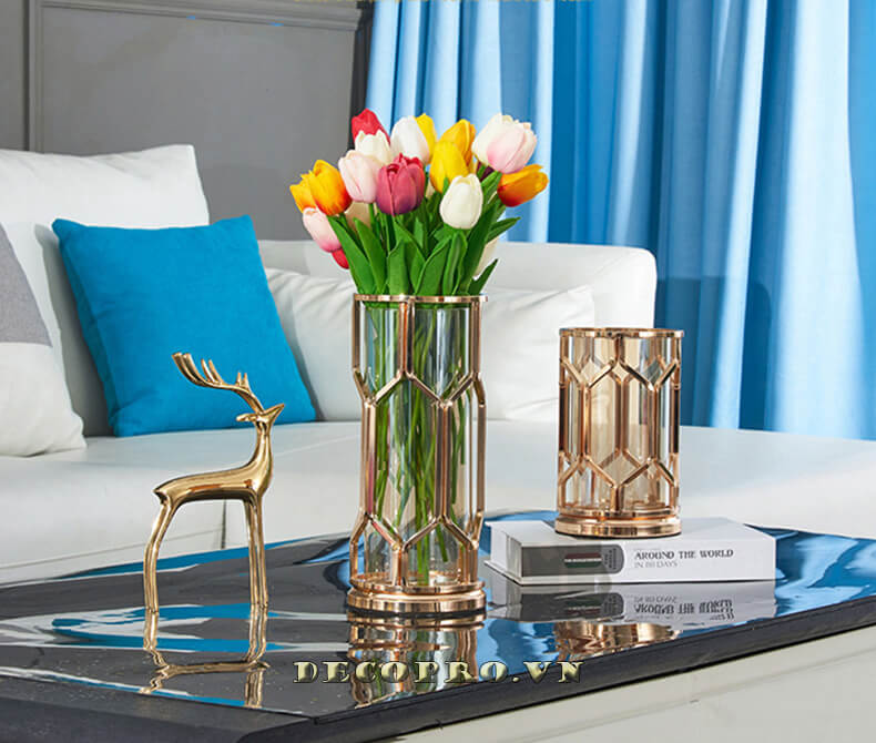 Bình hoa thủy tinh hiện đại - đồ trang trí phòng ngủ giá rẻ thổi hồn cho không gian sống
