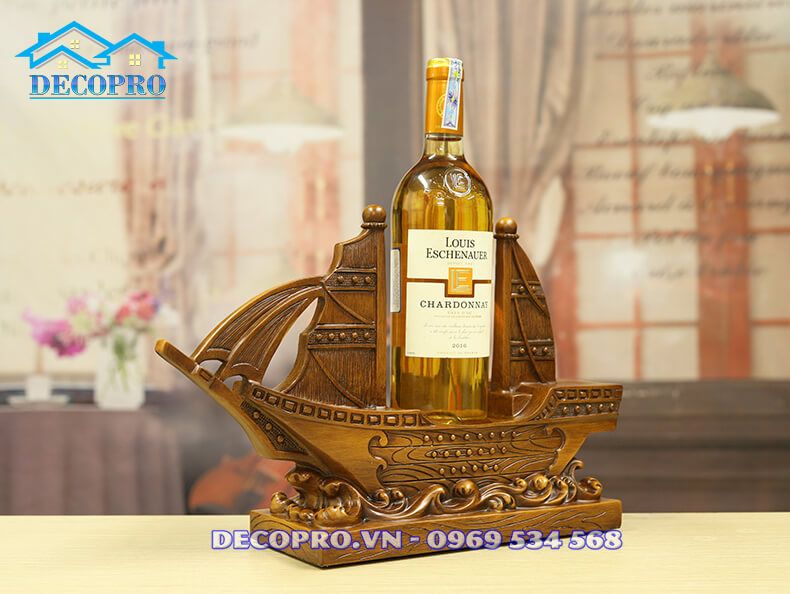 Quà tặng sếp kệ rượu vang thuyền buồm mang ý nghĩa chở sự nghiệp vươn cao, vươn xa