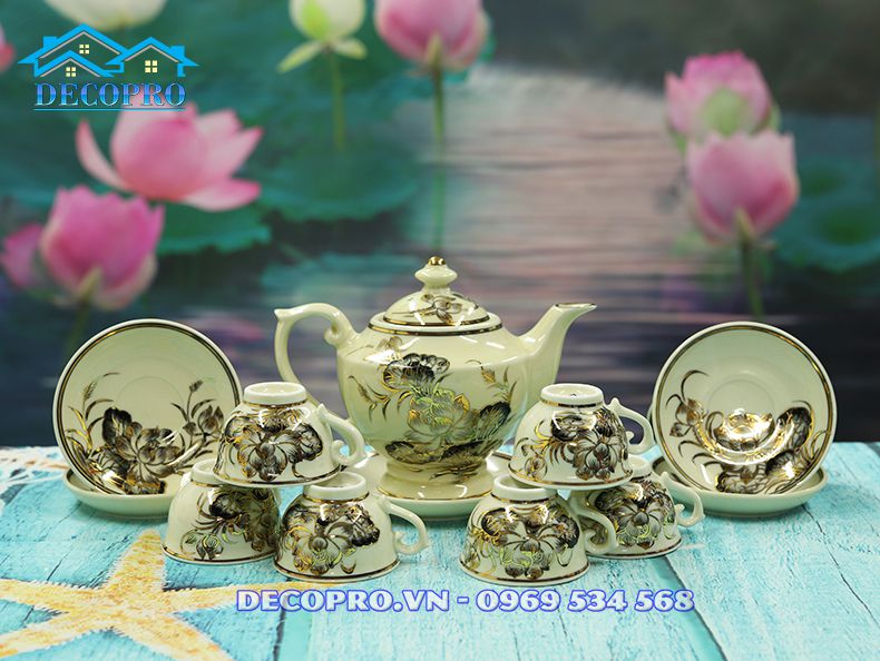 Chất liệu ấm chén trà tinh khiết giữ cho dòng trà thơm ngon và vẹn nguyên hương vị 