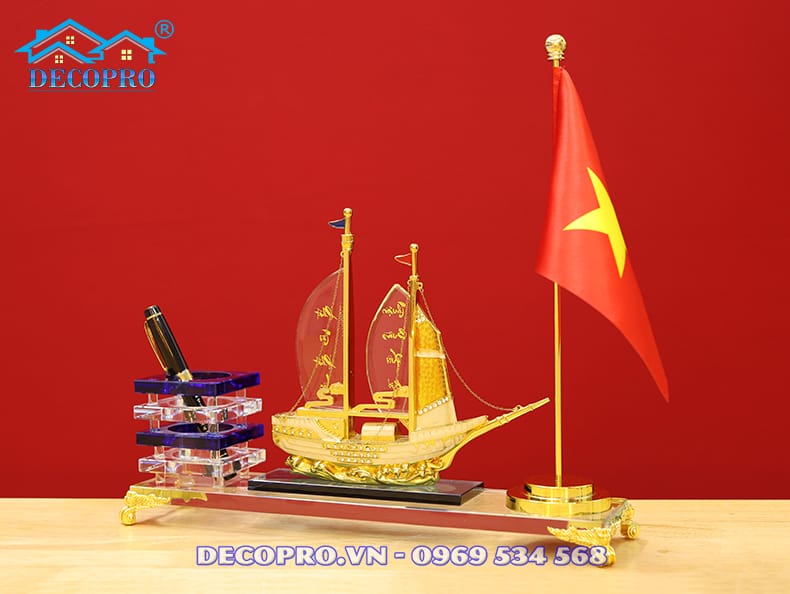 Khay-dung-but-pha-le-cao-cap-thuan-buom-xuoi-gio-4
