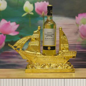 Kệ rượu vang Thuận buồm xuôi gió mạ vàng KR003-A2