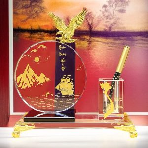 Đĩa Pha Lê Thuận Buồm Xuôi Gió QTV026